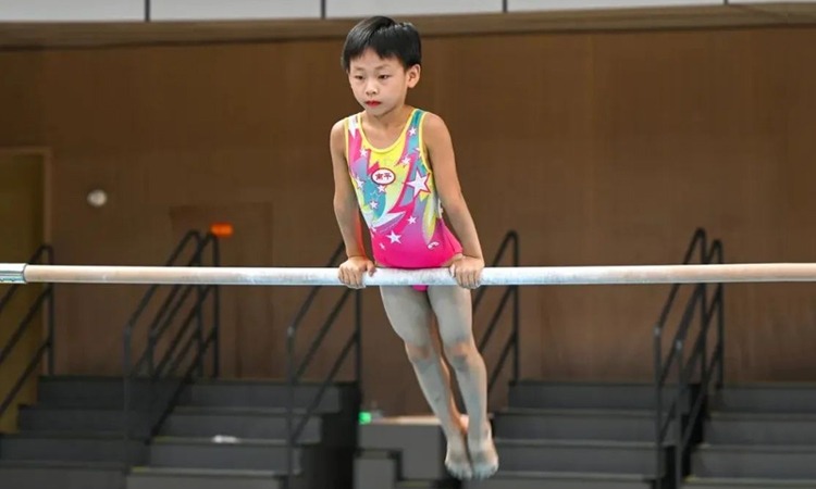 德州扑克高手想得更少（德州扑克高手思考更简练）