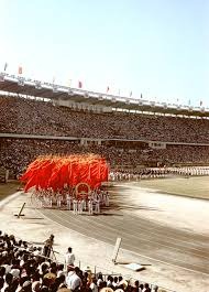 [流言板]整活！东北足球赛李晓旭“踹飞”郭艾伦，后者掏出黄牌警告李晓旭