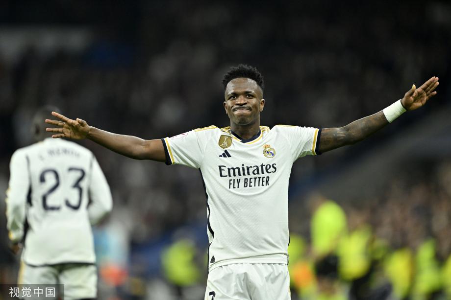 砸入篮框 砸入篮框